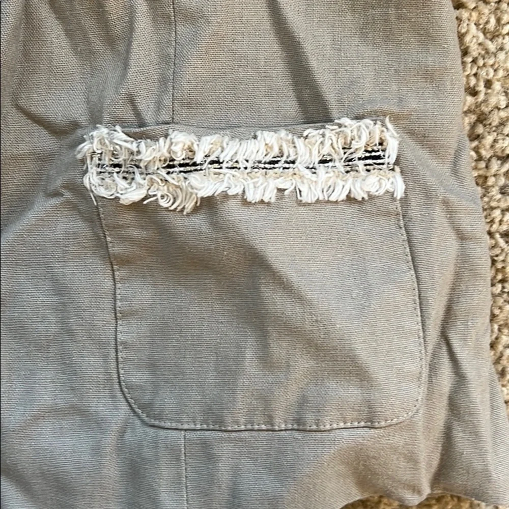 Blazer - Picture 4 of 4